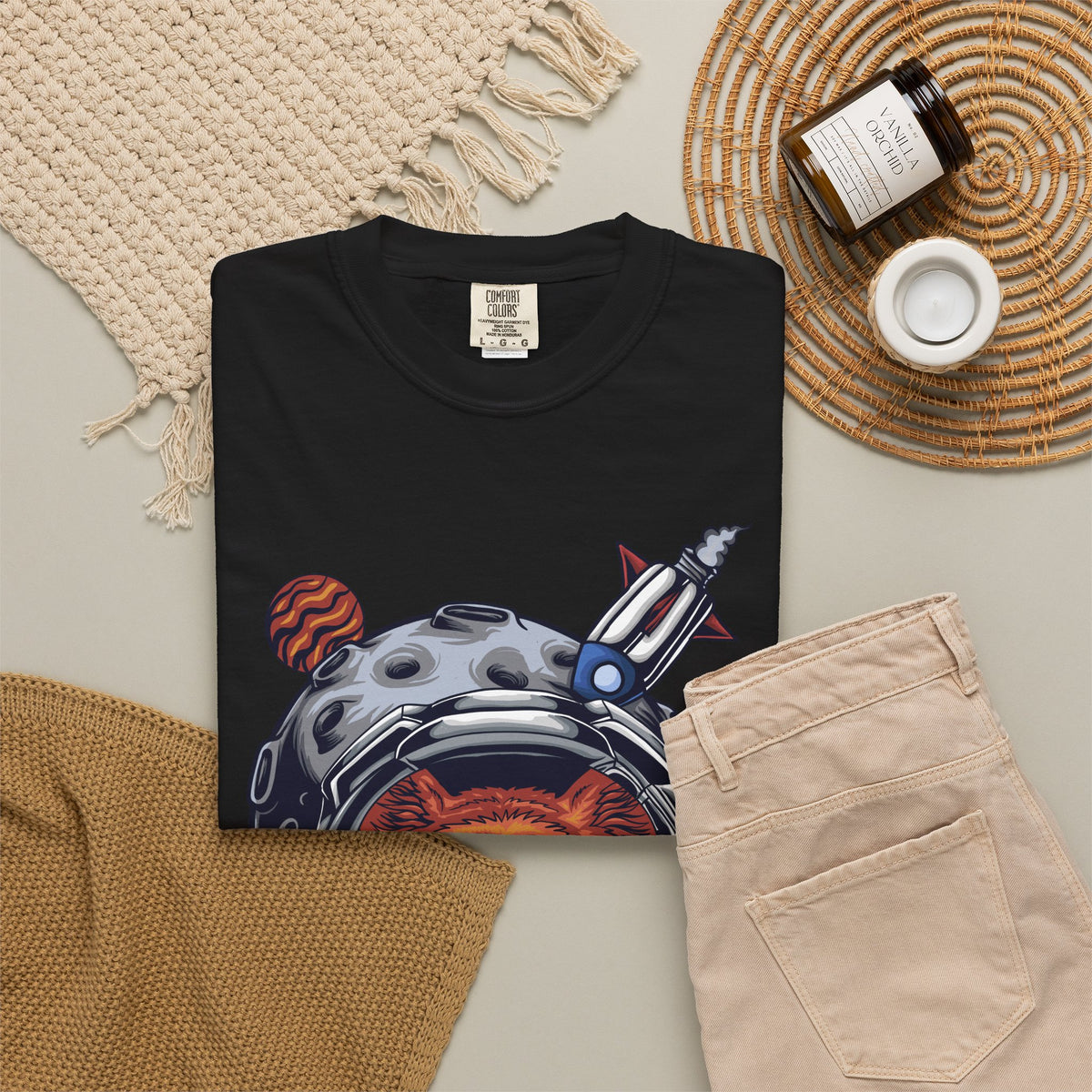 Boricat en la Luna Premium Garment-Dyed Tee
